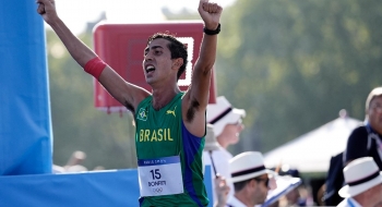 Caio Bonfim fatura prata inédita para o Brasil na marcha atlética